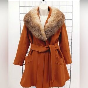 Vintage peacoat  with fur